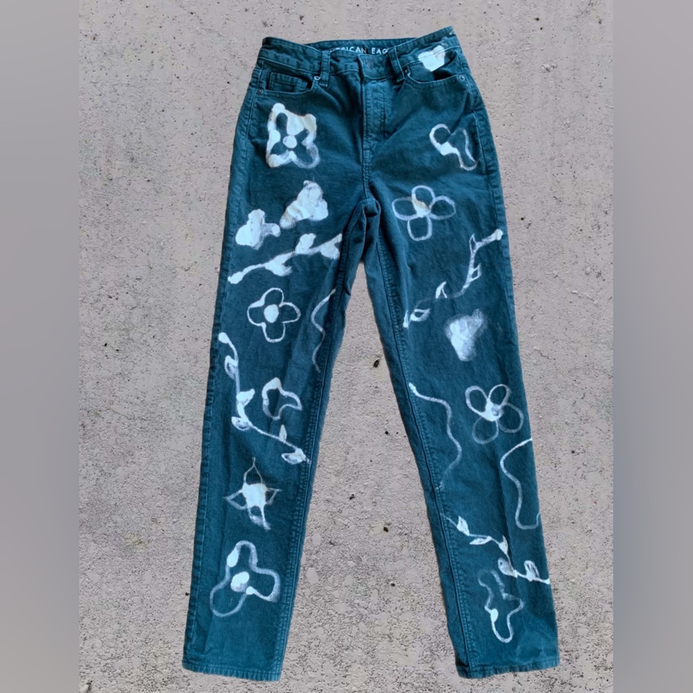 One of a kind ~ American Eagle Bleached Cords ~ Green ~ Size 00 ~ Mom Straight